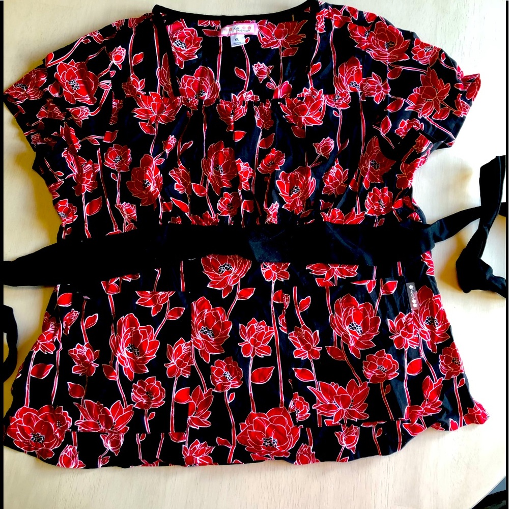 Koi scrub top. Light weight and gently used.